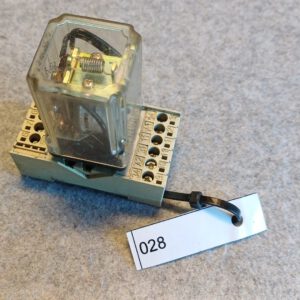 Omron relais (box-206 item 028)